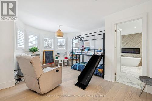 6 Devonridge Crescent, Toronto, ON - Indoor