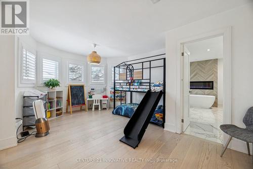 6 Devonridge Crescent, Toronto, ON - Indoor