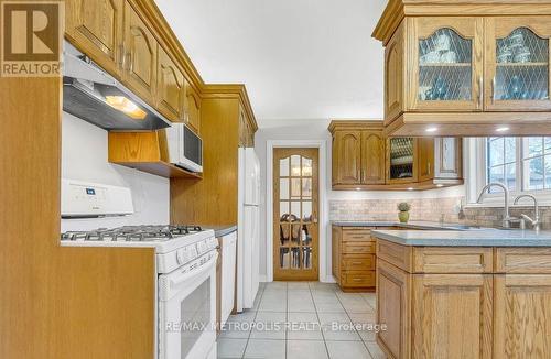 100 Warren Road, Kitchener, ON - Indoor Photo Showing Kitchen