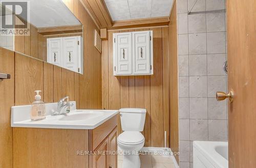 100 Warren Road, Kitchener, ON - Indoor Photo Showing Bathroom