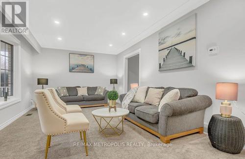 100 Warren Road, Kitchener, ON - Indoor Photo Showing Living Room