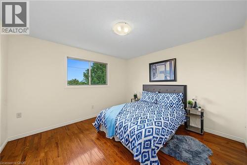 11 Sedona Court, Hamilton, ON - Indoor Photo Showing Bedroom