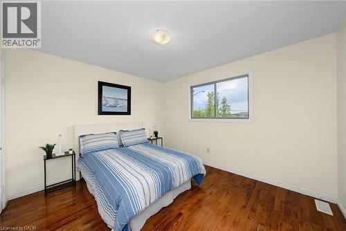 11 Sedona Court, Hamilton, ON - Indoor Photo Showing Bedroom