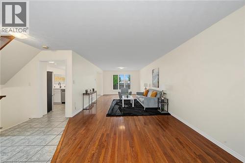 11 Sedona Court, Hamilton, ON - Indoor Photo Showing Other Room