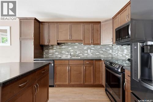 837 Connaught Street, Regina, SK - Indoor Photo Showing Kitchen