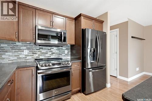 837 Connaught Street, Regina, SK - Indoor Photo Showing Kitchen