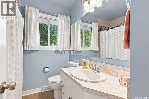 301 Cascade Street, Saskatoon, SK - Indoor Photo Showing Bathroom