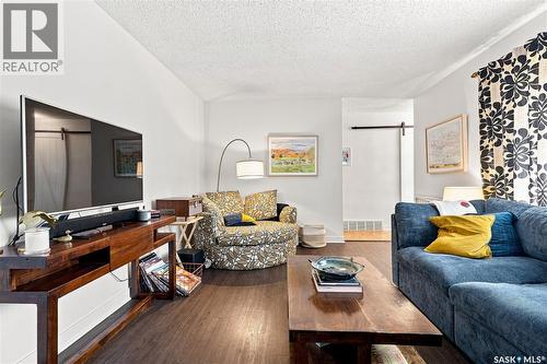 301 Cascade Street, Saskatoon, SK - Indoor Photo Showing Living Room