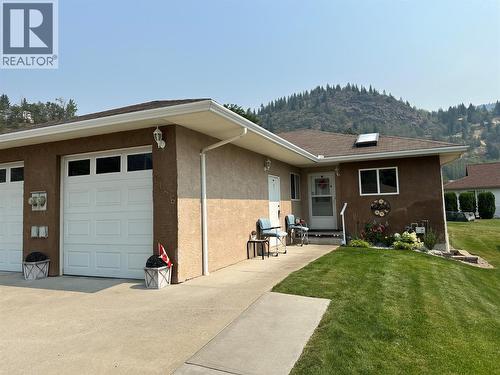 7186 Wright Way, Trail, BC - Outdoor