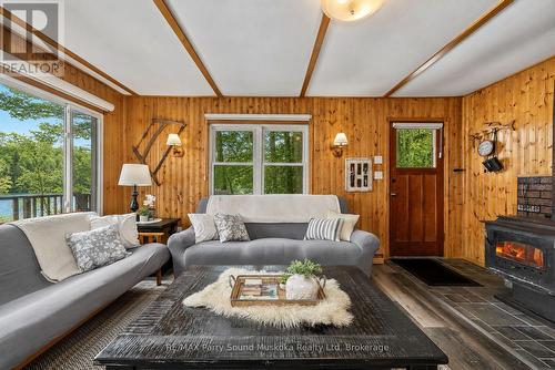 4 Post Lane, Seguin, ON - Indoor Photo Showing Living Room With Fireplace