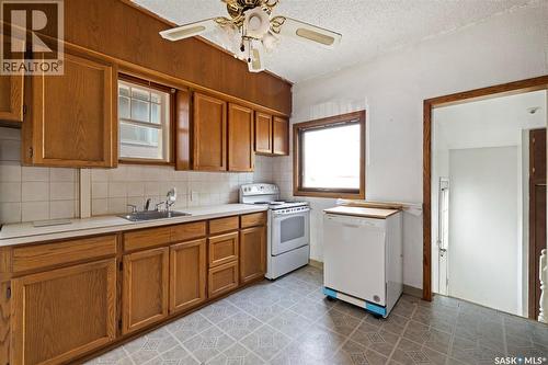 2458 Edgar Street, Regina, SK - Indoor Photo Showing Kitchen