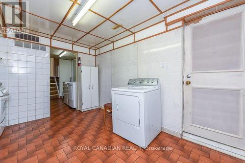 7700 Kittridge Drive, Mississauga, ON - Indoor Photo Showing Laundry Room