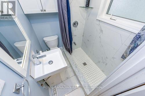 7700 Kittridge Drive, Mississauga, ON - Indoor Photo Showing Bathroom