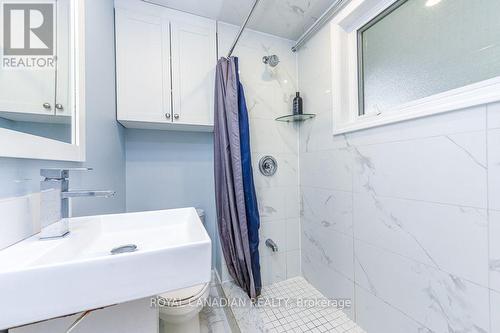 7700 Kittridge Drive, Mississauga, ON - Indoor Photo Showing Bathroom