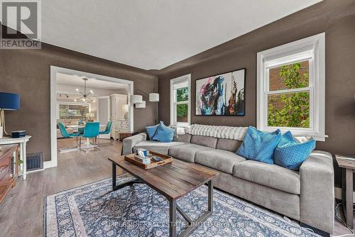 257 Ottawa Street N, Kitchener, ON - Indoor Photo Showing Living Room