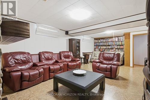 10 Macatee Place, Cambridge, ON - Indoor Photo Showing Living Room