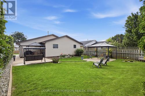 10 Macatee Place, Cambridge, ON - Outdoor