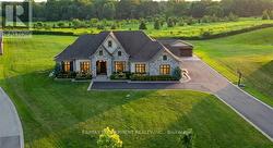 55 TEWS LANE  Hamilton, ON L9H 7N4
