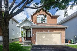 19 DUNN STREET  Ottawa, ON K2K 3J8