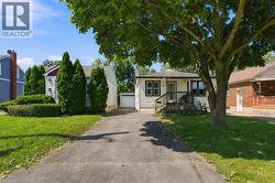 13 PRESTWICK Avenue St. Catharines, ON L2P 2E5