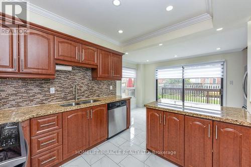 5449 Heritage Hills Boulevard, Mississauga, ON - Indoor Photo Showing Kitchen With Double Sink