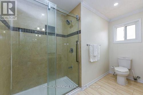 5449 Heritage Hills Boulevard, Mississauga, ON - Indoor Photo Showing Bathroom
