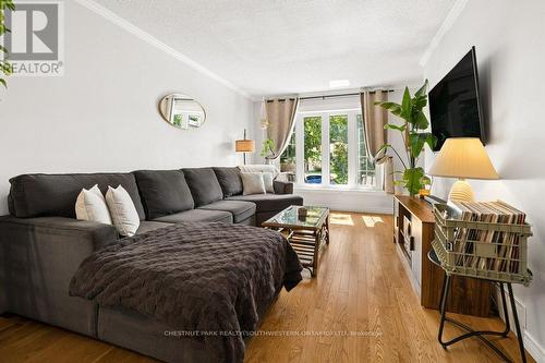 94 Monteagle Crescent, Kitchener, ON - Indoor Photo Showing Living Room