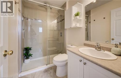 124 Prosperity Drive, Kitchener, ON - Indoor Photo Showing Bathroom