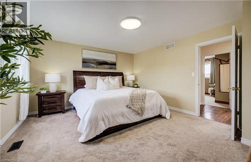 124 Prosperity Drive, Kitchener, ON - Indoor Photo Showing Bedroom