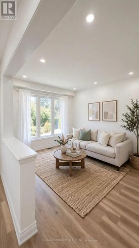 5 Canoe Crescent, Toronto, ON - Indoor Photo Showing Living Room