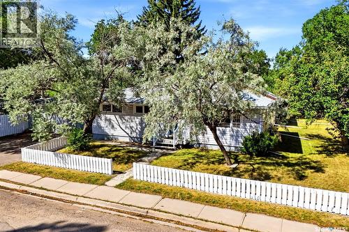 1410 4Th Avenue N, Regina, SK - Outdoor