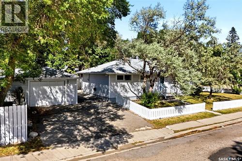 1410 4Th Avenue N, Regina, SK - Outdoor