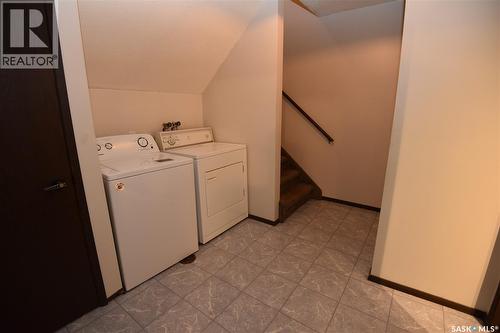 307 6Th Street E, Nipawin, SK - Indoor Photo Showing Laundry Room