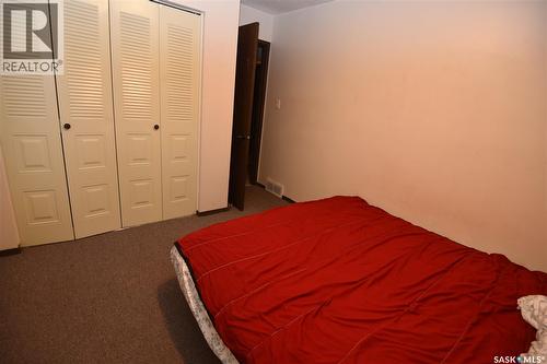 307 6Th Street E, Nipawin, SK - Indoor Photo Showing Bedroom