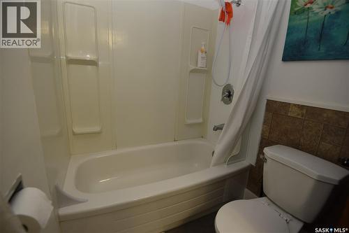 307 6Th Street E, Nipawin, SK - Indoor Photo Showing Bathroom