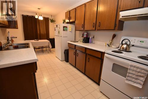 307 6Th Street E, Nipawin, SK - Indoor Photo Showing Kitchen With Double Sink