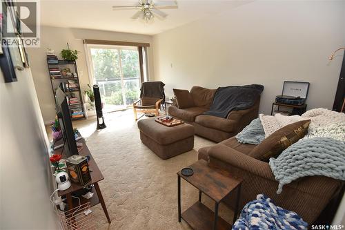 307 6Th Street E, Nipawin, SK - Indoor Photo Showing Living Room