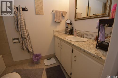 307 6Th Street E, Nipawin, SK - Indoor Photo Showing Bathroom