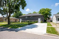 2341 ALEXIS  Windsor, ON N8W 3Z2