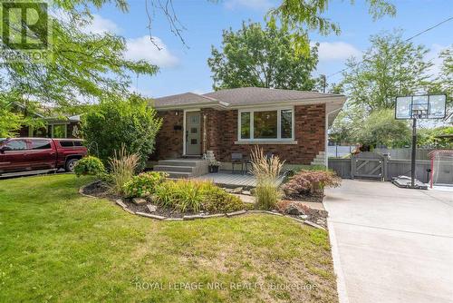 5 GOLDSMITH AVENUE  St. Catharines (Bunting/Linwell), ON L2M 2V7