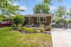 5 GOLDSMITH AVENUE  St. Catharines (Bunting/Linwell), ON L2M 2V7