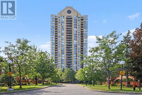 805 - 545 ST LAURENT BOULEVARD  Ottawa, ON K1K 4H9