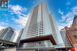 610 - 19 BATHURST STREET Toronto, ON M5V 0N2