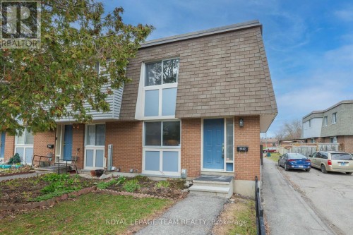 2942 FAIRLEA CRESCENT  Ottawa, ON K1V 8T7