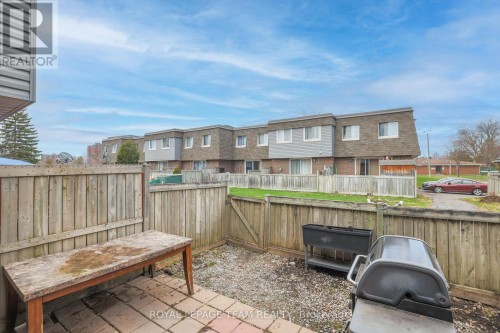 Backyard backing onto greenspace - 2942 Fairlea Crescent, Ottawa, ON 