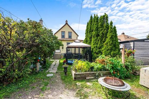 1465 Elgin Ave, Winnipeg, MB 