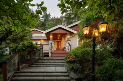 2229 Arbutus Rd EAST Saanich, BC V8N 1V2
