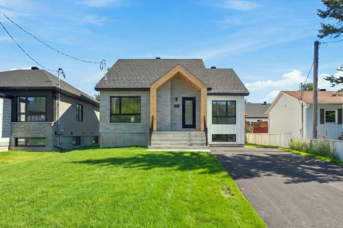 1564 Rue St-André  L'Assomption, QC J5W 5M9