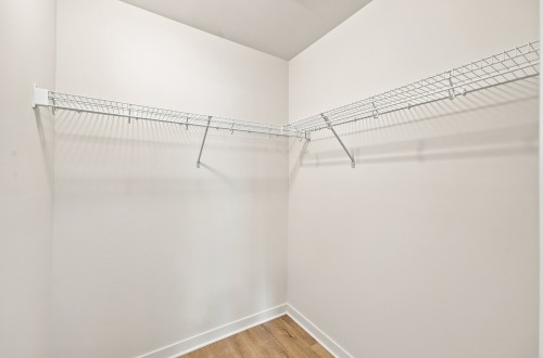 Closet - 1564 Rue St-André, L'Assomption, QC 