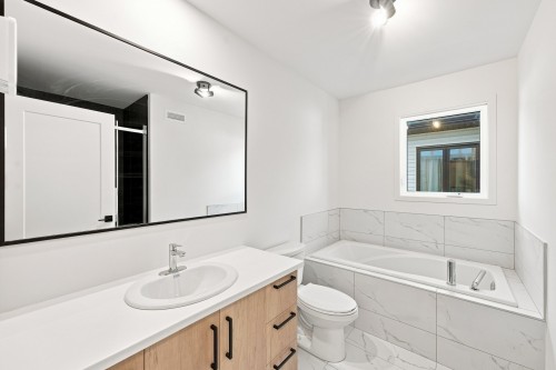 Bathroom - 1564 Rue St-André, L'Assomption, QC 